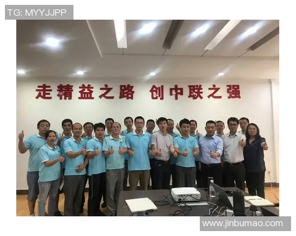 杭州网球队的反击革新之路:重塑战术与团队精神的全新探索 杭州网球队的反击革新之路:重塑战术与团队精神的全新探索