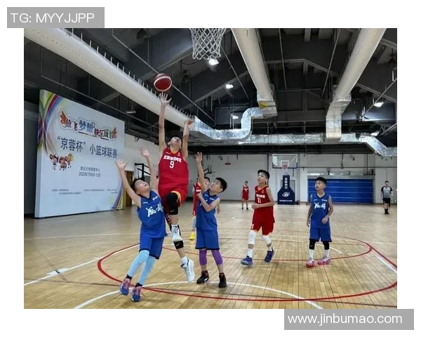 深入分析成都篮球队边路渗透战术的特点与应用策略