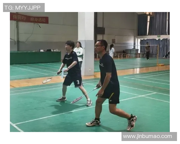 聚焦羽毛球:探讨上海羽毛球队的训练节奏与竞技状态 聚焦羽毛球:探讨上海羽毛球队的训练节奏与竞技状态