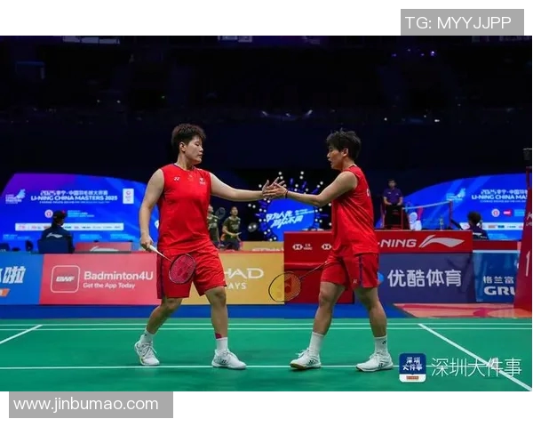 羽毛球技艺探秘：深圳羽毛球队的防守与反击策略全解析