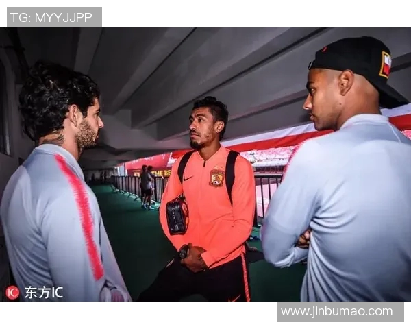 恒大足球球迷热情支持球队香港球迷文化交流共襄盛举