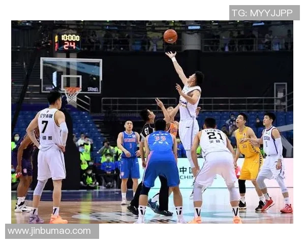 吴冠希的篮球之路：从青涩少年到CBA明星的成长历程与心路历程