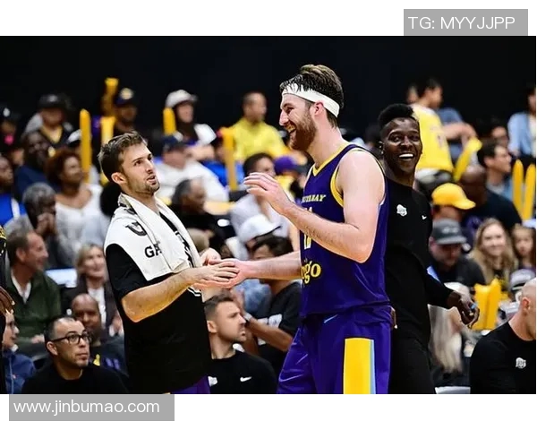 篮网对决湖人南斯表现抢眼球迷期待精彩对抗赛