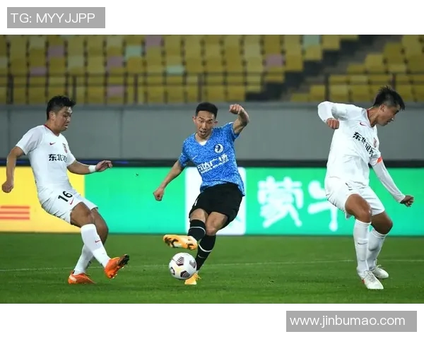 长春亚泰与大连足球队精彩对决直播全程回顾与分析 长春亚泰与大连足球队精彩对决直播全程回顾与分析