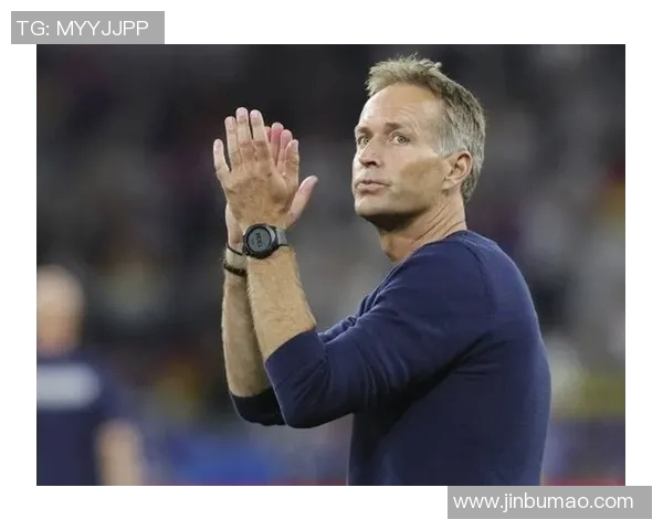 霍伊伦的传奇人生与时代变迁中的不屈精神探寻