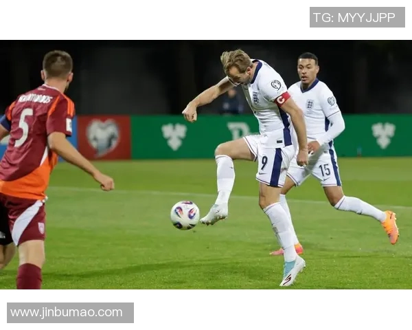 塞尔维亚与俄罗斯足球比赛最新比分分析及精彩瞬间回顾