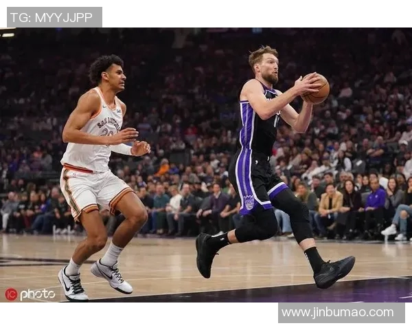 马刺与国王精彩对决直播分析全方位解读比赛亮点与球员表现 马刺与国王精彩对决直播分析全方位解读比赛亮点与球员表现