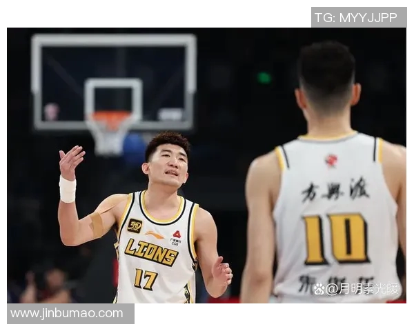 CBA激战辽宁队迎战东莞银行队精彩对决引发球迷热议 CBA激战辽宁队迎战东莞银行队精彩对决引发球迷热议
