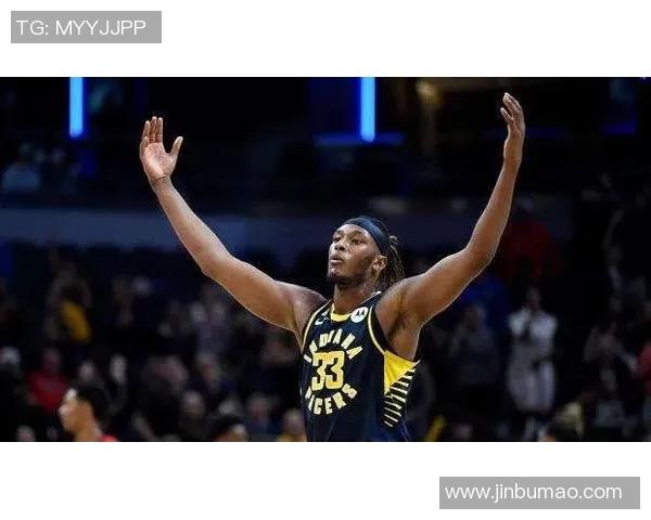 迈尔斯特纳如何在NBA赛场上展现出色的防守与进攻能力