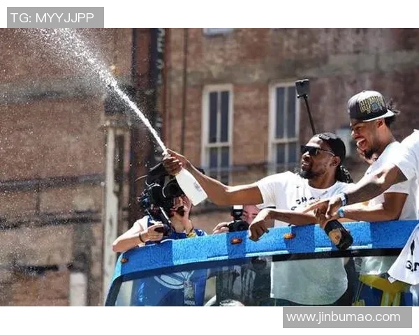 骑士与勇士激战正酣1月17日精彩对决引发球迷热议